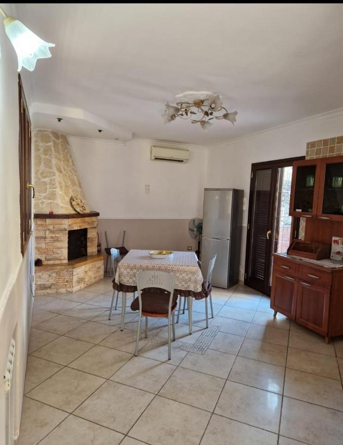 La Casa Di Mamma Apartment Naples Luaran gambar